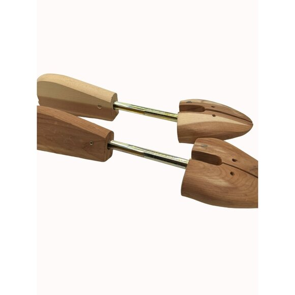 Dillard’s Women’s  Sz M Cedar Wood Shoe Trees Keepers Storage Accessoriess #5 - Picture 2 of 5